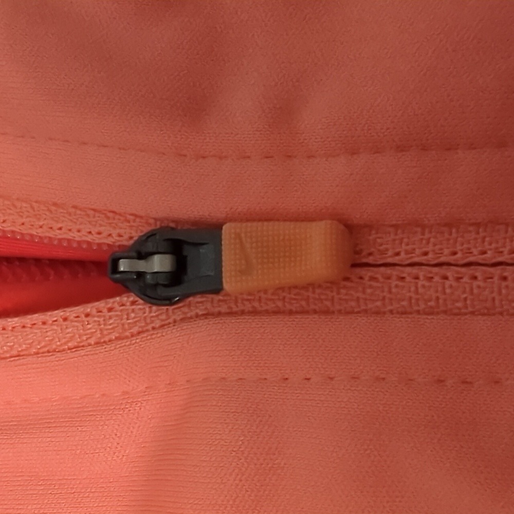 Nike exercise top - Picture 3 of 5